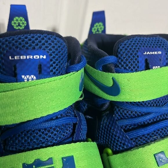 🔥🏀 NIKE LEBRON SOLDIER 9 IX Boys Size 5Y Royal Blue 776471-441 - EXCELLENT - Picture 4 of 11